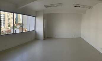 Imagem 4: Sala comercial com 32m², reformada, no centro da cidade, localizada no Edifício Centro Emp