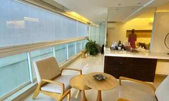 Imagem 2: Praia de Icaraí apartamento de 4 Quartos 3 suítes 3 vagas Montado no Murano