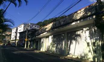 Imagem: Casa com 3 quartos e 3 lojas - Bairro Cascatinha