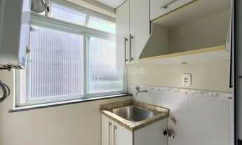 Imagem 7: Apartamento de 3 dormitórios mobiliado no bairro Cristal, com VAGA E SACADA!