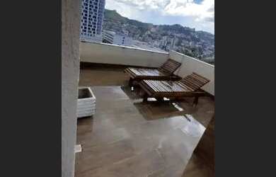 Imagem 4: Maravilhosa Casa com Quintal Amplo e Fácil acesso ao Centro !!