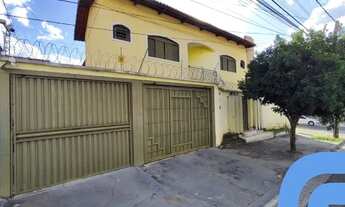 Imagem: Um excelente sobrado com ótima localização