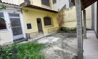 Imagem 2: Triplex com terraço e vaga de garagem no coração do Encatado