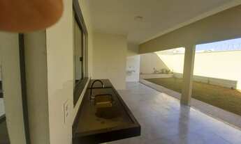 Imagem 2: Térrea para venda tem 160 metros quadrados com 3 quartos em Centro - Caldas Novas - GO