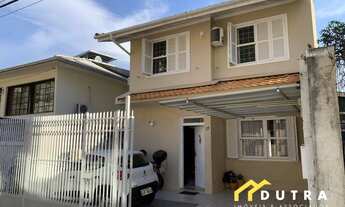 Imagem: CASA 3 DORMITÓRIOS NO CENTRO DE FLORIANÓPOLIS