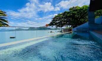 Imagem: Casa de alto padrão com 515 m² de frente