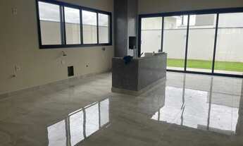 Imagem 4: Casa no Ibiti Reserva Sorocaba C/ Mármore. Churrasqueira. Pé direito alto. Sala e Cozinha