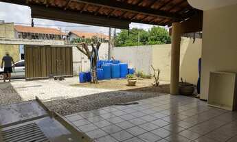 Imagem 3: Casa para venda possui 170 metros quadrados com 05 quartos, em Parque Manibura - Fortalez