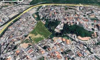 Imagem 2: Área Residencial. A 750m da Estação Engenheiro Cardoso