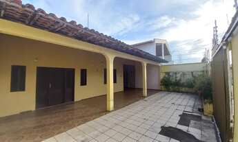 Imagem 3: ALUGO) Casa no Cohajap Bem Localizado próximo à Daniel de Latouxe de 3 qtos e Garagem de