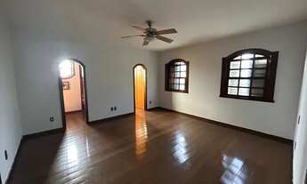 Imagem 6: Casa para aluguel tem 519 metros quadrados com 4 quartos