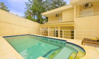 Imagem 3: Casa de condomínio para aluguel possui 525 metros quadrados com 4 quartos