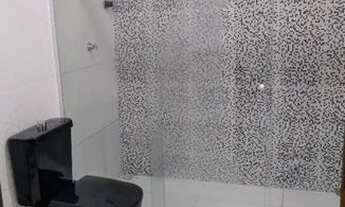 Imagem 2: Casa em rua pública