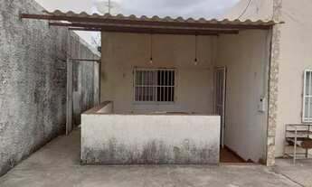 Imagem 1: Lote com três casas no setor central do Gama, rua que liga o comper até a rodoviária