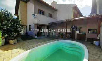 Imagem 2: Casa de Esquina para venda possui 258 metros quadrados com 3 quartos em Hípica - Porto Ale