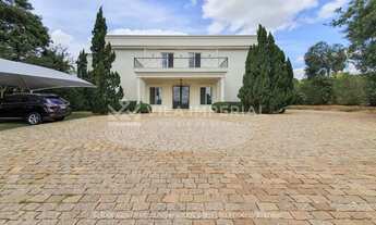 Imagem 3: Com estilo único, totalmente mobiliada e muito bem localizada na Fazenda Vila Real!