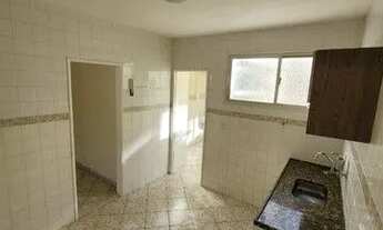 Imagem 6: Três quartos no condomínio Beira Mar - quarto andar de escada