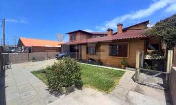 Imagem 2: Casa com 4 dormitórios para Venda no Centro em Balneário Pinhal