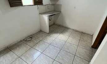 Imagem 5: Casinhas na ilha do bispo (leia a descrição