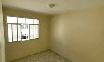 Imagem 4: Três quartos no condomínio Beira Mar - quarto andar de escada