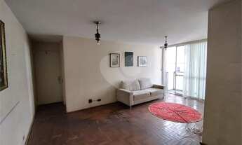 Imagem: 2 Dor, ao lado do metro Vila Madalena