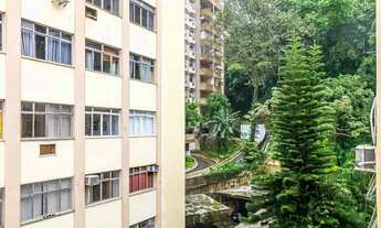 Imagem 2: Apartamento para venda possui 90 metros quadrados com 3 quartos em Laranjeiras - Rio de Ja