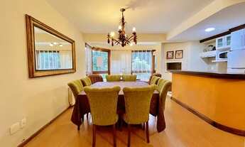 Imagem 3: ENCANTE-SE COM ESTE APARTAMENTO MOBILIADO PRÓXIMO AO LAGO NEGRO EM GRAMADO