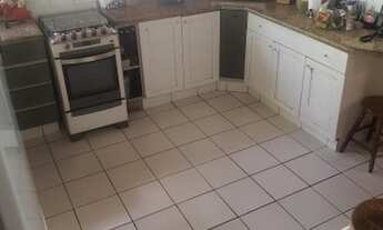 Imagem 7: Casa para venda possui 200 metros quadrados, 3 andares, com 4 quartos em Badu - Niterói