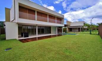 Imagem 4: Casa de condomínio para venda possui 480 metros quadrados com 5 quartos