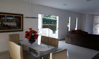 Imagem 3: Casa de condomínio para venda possui 300 metros quadrados com 5 quartos