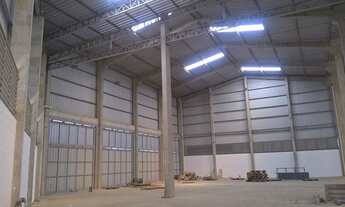 Imagem 7: Galpão de 2000 metros no Civit I com docas