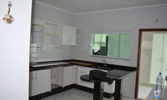 Imagem 4: Casa de condomínio para aluguel tem 150 metros quadrados com 3 quartos