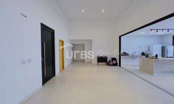 Imagem 7: Linda casa térrea recém reformada à venda no Parque das Laranjeiras com 393 m2 e 4 suítes