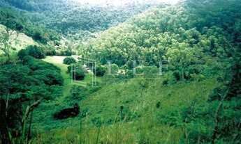 Imagem: Linda Fazenda, Plana em um Vale, Região
