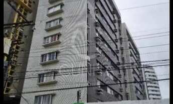 Imagem: Edifício Alexandre II no farol 3/4 quartos