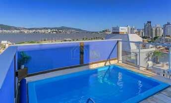 Imagem 4: Cobertura totalmente mobiliada com vista panorâmica da beira mar e ponte Hercilio Luz