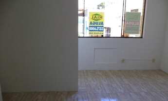 Imagem 4: Sala no Bairro Floresta com 34 m² com banheiro. Infraestrutura condomínio: interfone. Infr