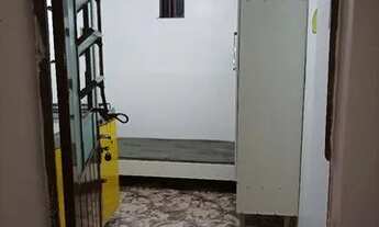 Imagem 4: Quarto com banheiro individual mobiliada