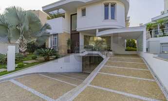 Imagem 6: Casa de condomínio para aluguel e venda possui 820 metros quadrados com 4 quartos