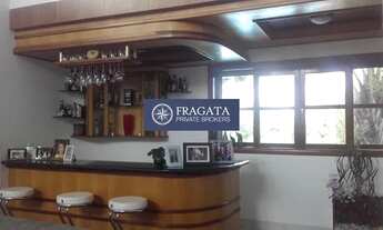 Imagem 2: Casa com 4 quartos, sendo 3 suítes e churasqueira e piscina, 350 m² - venda - Interlagos