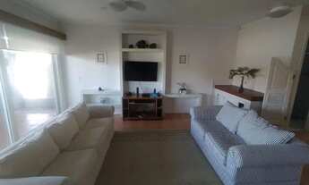 Imagem 4: Casa deslumbrante com 5 quartos, piscina aquecida e amplo pátio em Xangri-lá