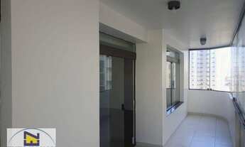 Imagem 5: Apartamento com 228 m² de área útil, 3 vagas, 4 dormitórios (suíte). Condomínio com segura