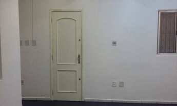 Imagem 4: Galpão para aluguel tem 400 metros quadrados com 5 salas