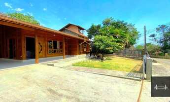 Imagem 2: Casa no alto de Cacupé, terreno potencial para construir uma casa de alto padrão