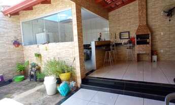 Imagem 3: Casa de condomínio para venda possui 250 metros quadrados com 4 quartos