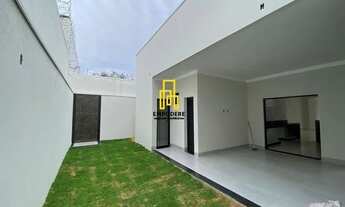 Imagem 2: Casa para Venda em Uberlândia, Alto Umuarama, 3 dormitórios, 3 suítes, 4 banheiros, 2 vaga