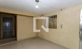 Imagem 2: Casa para Aluguel - Jardim Presidente Dutra, 2 Quartos, 47 m2