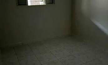 Imagem 2: JA CA08146 Aluga Edícula, possui 70 metros quadrados com 2 quartos