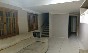 Imagem 2: Lindo sobrado com moveis planejados na cozinha, sala