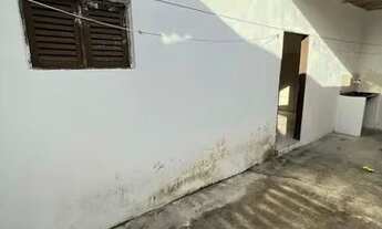 Imagem 4: Casinhas na ilha do bispo (leia a descrição